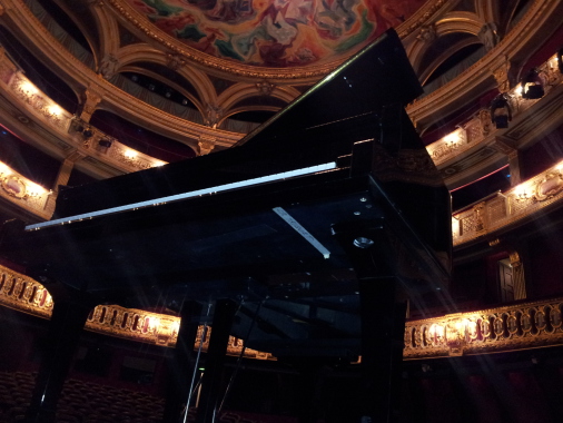 Location d'un piano quart de queue au théâtre de l'Odéon