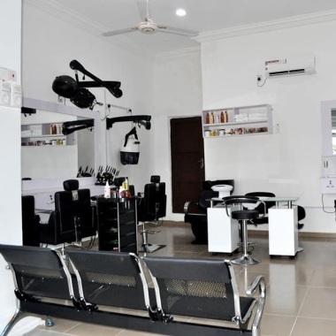 Us Salon (Unified Services Salon)