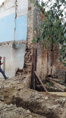 renforcement d'un mur porteur fissuré avec IPN et ouvrage jambe de force béton armée dosé a 400 kg