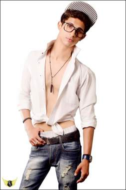 Indoor male model shoot.!