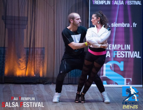 Cours de danses latines : Salsa, Bachata, Kizomba...
Cours de Pole Dance !

Cours particuliers en fonction des disponibilités...