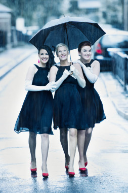 trois étrangeres à Paris