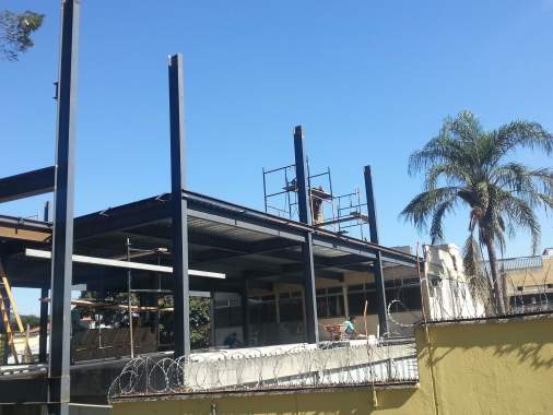 Escoramento  em vigas (W) para Lage Steel Deck