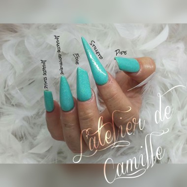 Pose formes artistiques en résine. Possibilité de demander plus ou moins long A partir de 55€