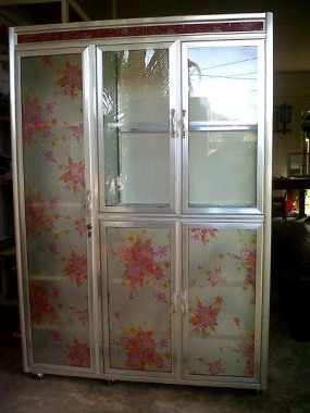Lemari 3 Pintu