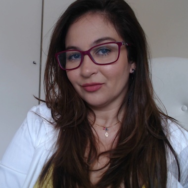 Simone Santos - Treinamento Profissional & Desenvolvimento Pessoal