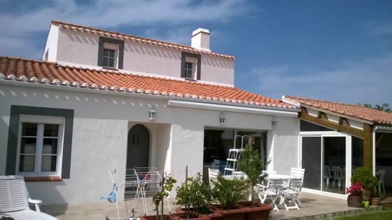CHANTIER RAVALEMENT AVEC ENTOURAGE DECORATIF