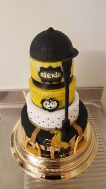 Gâteau anniversaire 80 personnes thème équitation 