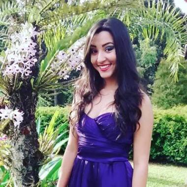 Carolina, Babá