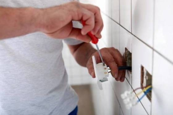 Instalação de tomadas, troca de fiação, se tratando de eletricidade, nossa empresa oferece profissionais capacitados.
054-99113-2086 claro e whatsapp
054-99641-3478 vivo