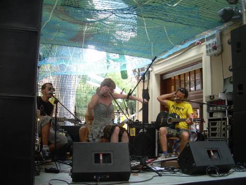 Concierto con Paula O Rourke & The little Incident