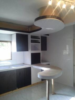 Instalacion de cenefa y forrado de muebles