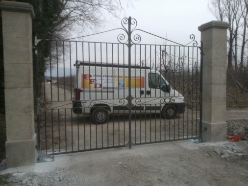 Portail avec automatisme Encastrée 