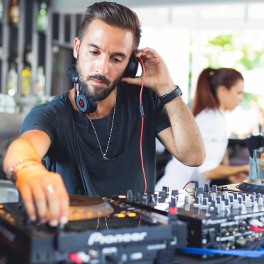 Dj Sam U