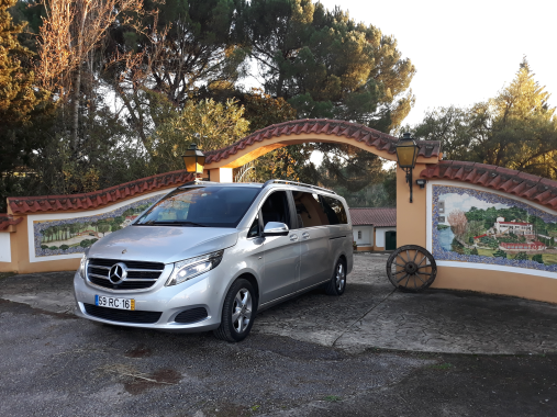 Mercedes Automática, wifi com 7 lug.