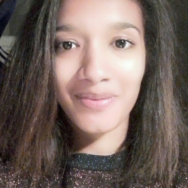Agathe, Coiffeuse