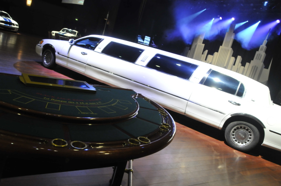 la limousine 8 place pour les mariages, anniversaires, balade ,discothèque (celui qui conduit c est celui qui ne boit pas)