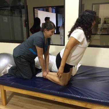 El ejercicio fisioterapeutico, es una parte fundamental dentro del tratamiento. El ejercicio le puede brindar grandes beneficios a nuestro cuerpo para una pronta recuperación y   así poder regresar a nuestras actividades de la vida diaria sin ninguna limitación o restricción.