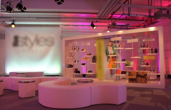 Lounge mit Produktpräsentation auf einer Hausmesse