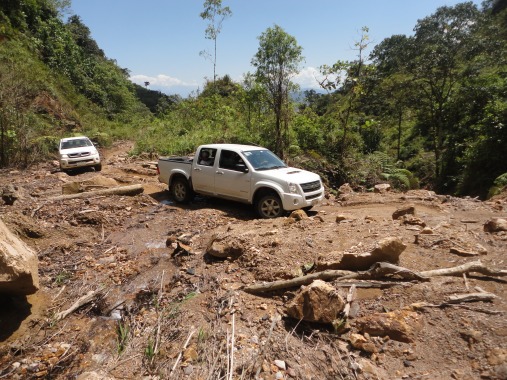 conduciendo hacia el destacamento Cóndor Mirador Tundayme