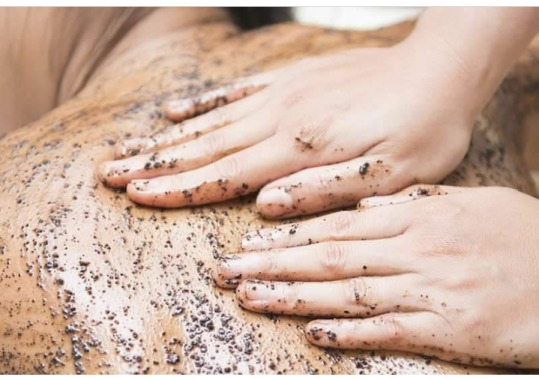 Exfoliacion corporal. limpia tu piel de manera profunda, limpiando poros, permitiendo que salgan espinillas y celulas muertas.
