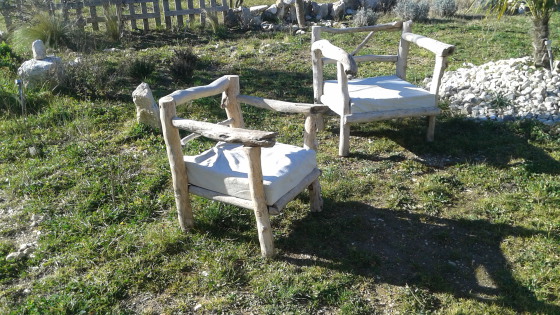 fauteuils bois flotté structure métal pour plus de solidité