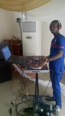 DJ TEE FLAMEZ AT A WEDDING CEREMONY
