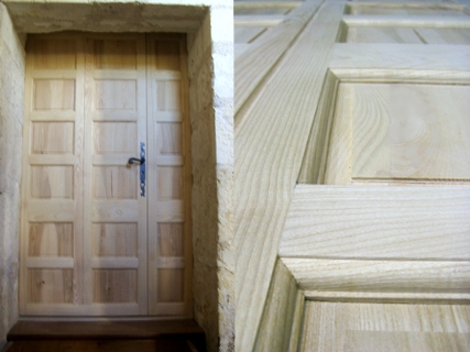 Porte intérieure tiercée, en frêne, à panneaux