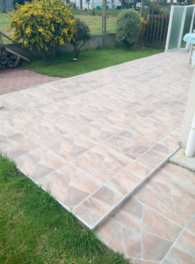 terrasse + carrelage exterieur.