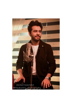 In frame : @tonykakkar 