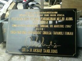 Adhe Tanjung Ahli Ukir Batu Mar-Mer