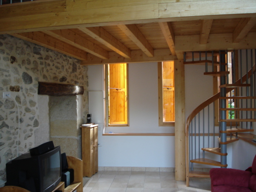 Maison N. #1 Projet d'extension à ossature bois, en prolongement du bâti existant.