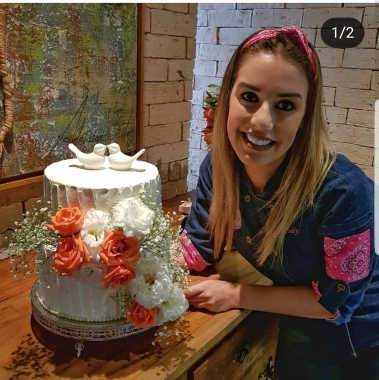 Chantininho e flores naturais
