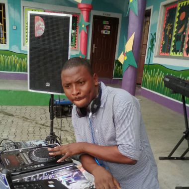 Don Tee Entertainment
