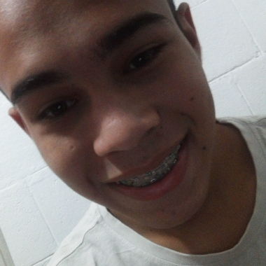 Bayron Campos
