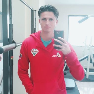 Profesional Riki Mejia